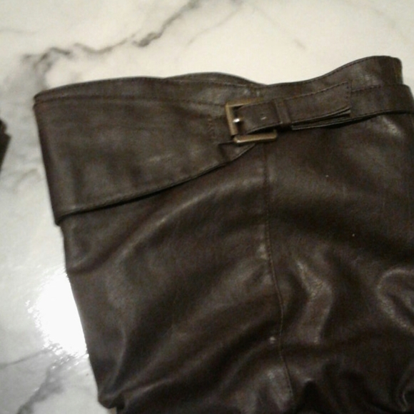 Boots - Picture 4 of 5